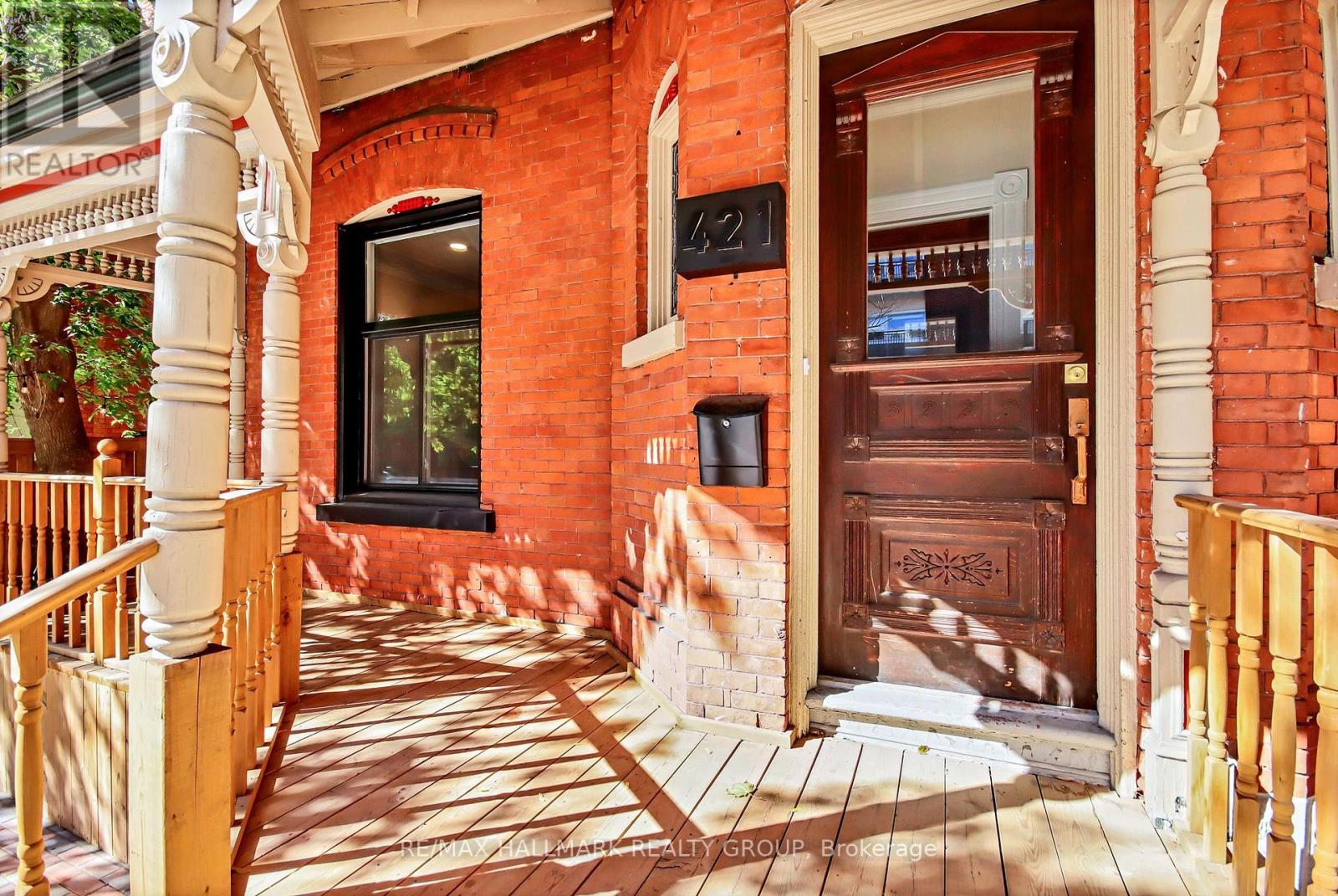 421 GILMOUR STREET