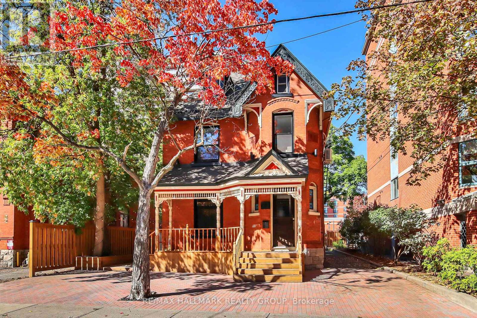 421 GILMOUR STREET