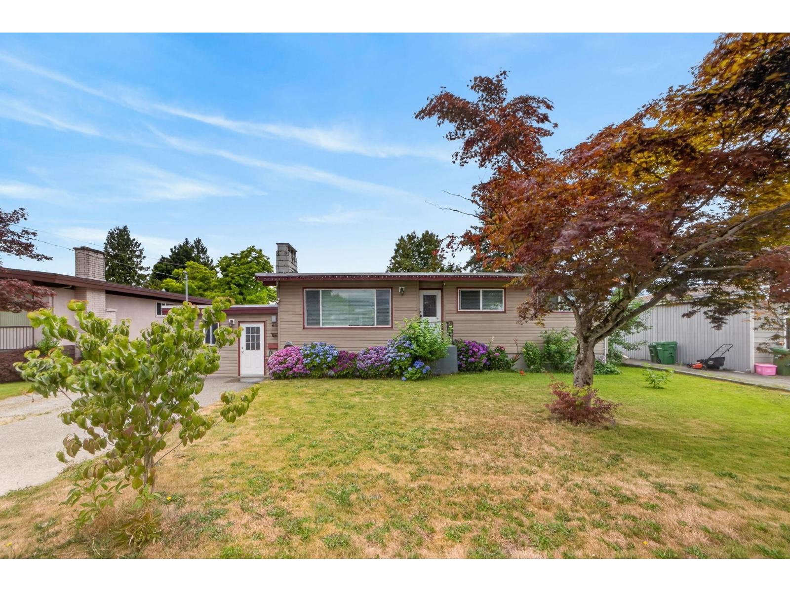 9485 CARLETON STREET|Chilliwack Proper East