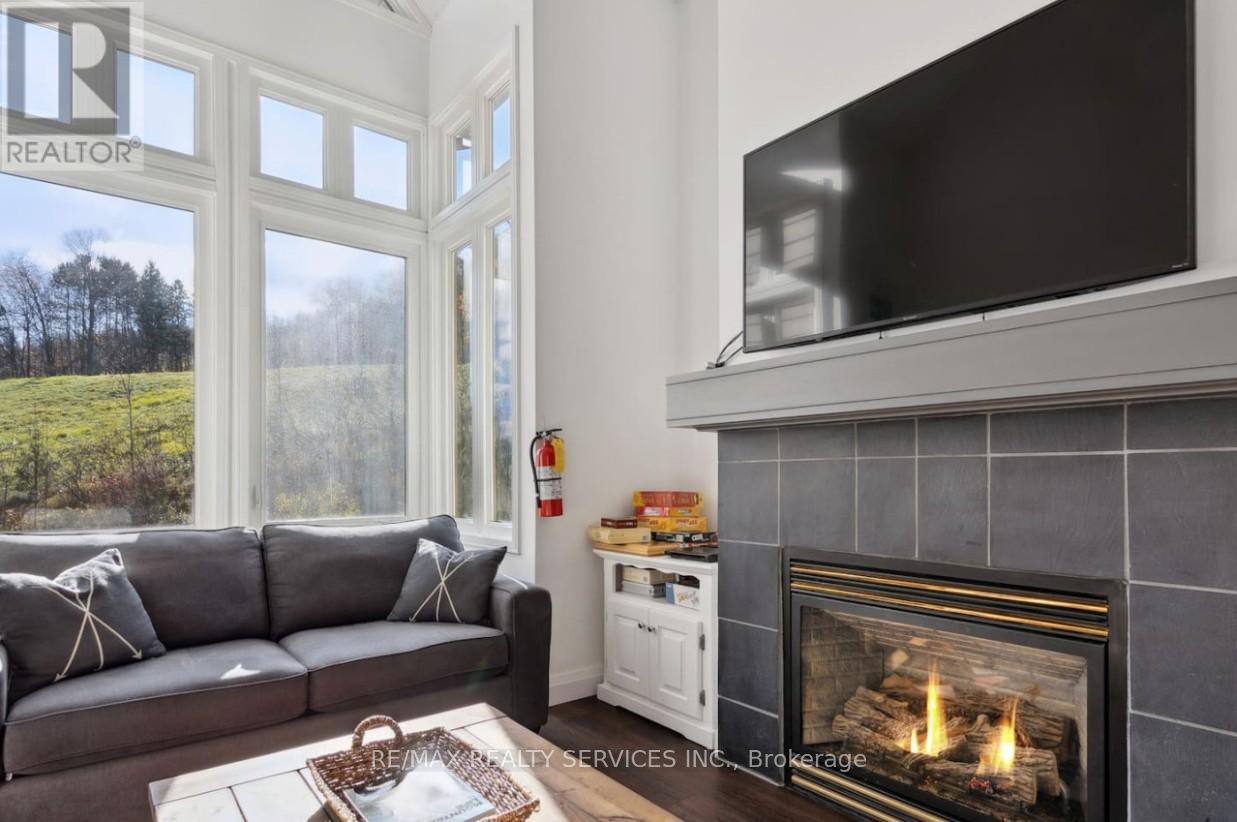 224 - 796404 GREY 19 ROAD