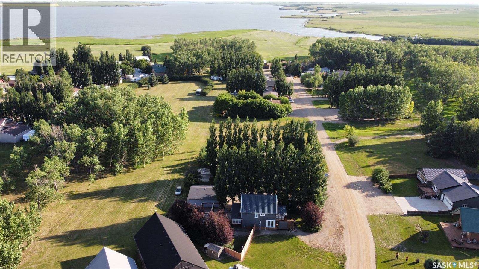 522 Vivian BAY