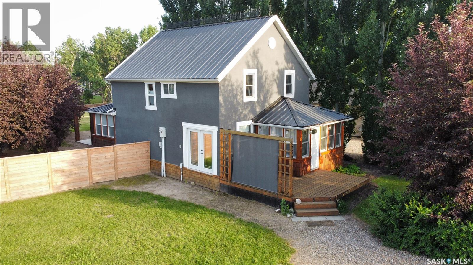 522 Vivian BAY