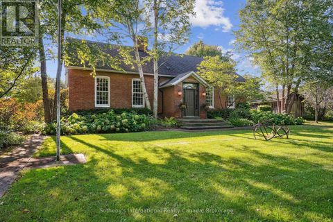 1553 BROCK ROAD Hamilton ON L9H5E4