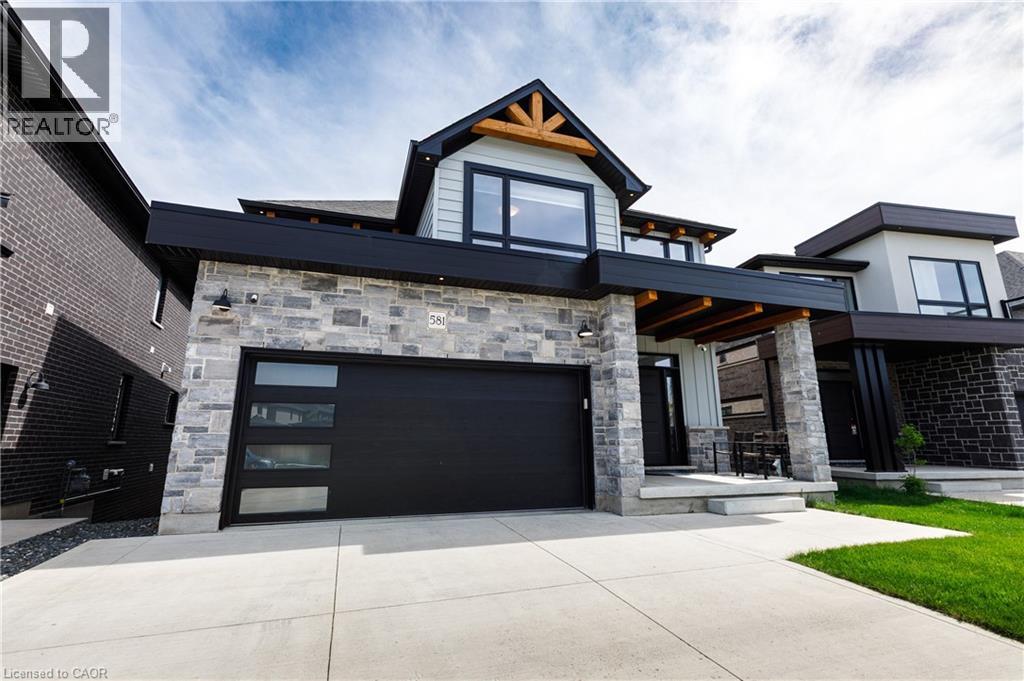 581 DOONWOODS Crescent