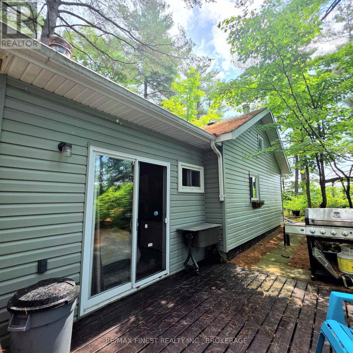 1036A TWIN LAKE LANE