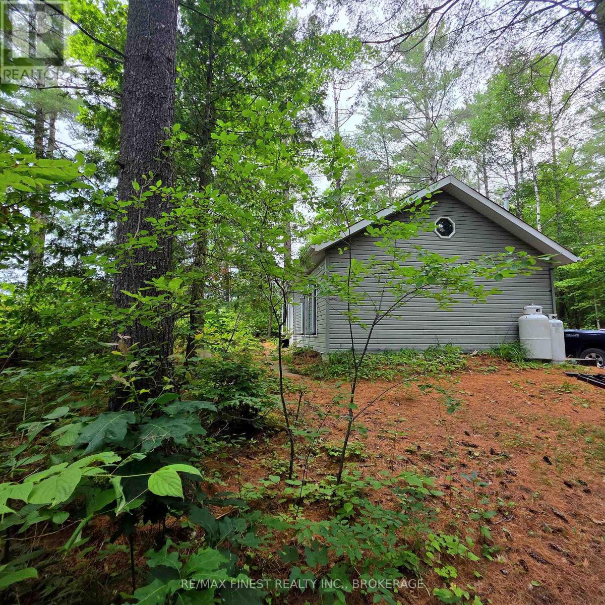 1036A TWIN LAKE LANE