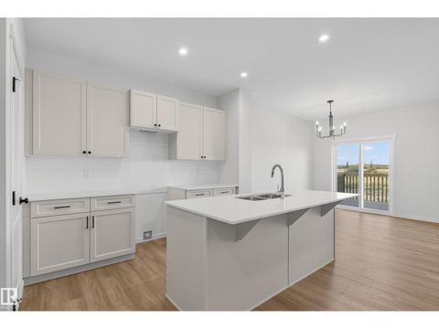 17448 2 ST NW Edmonton AB T5Y4G6