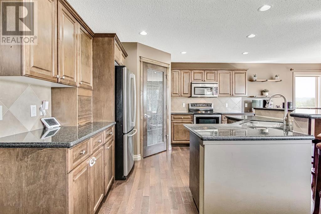 207 Westmount Bay