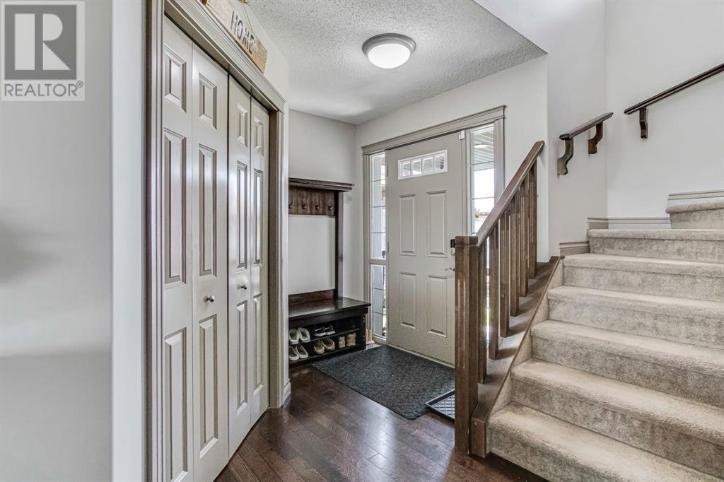 207 Westmount Bay