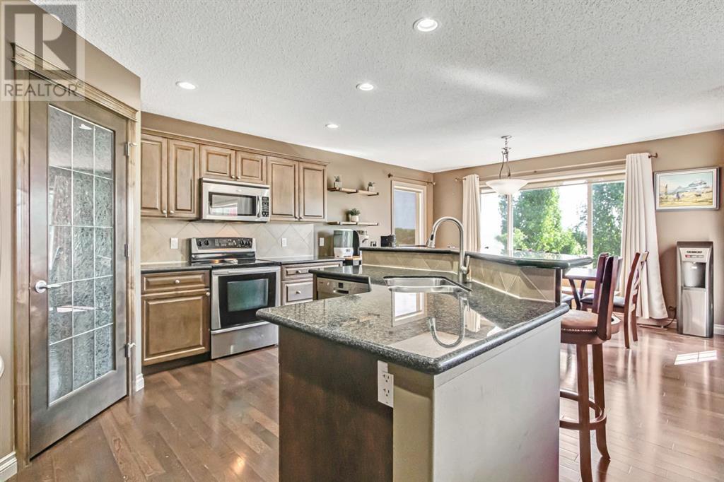 207 Westmount Bay