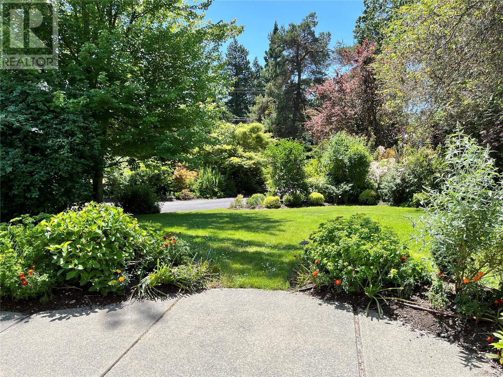 930 Downey Rd