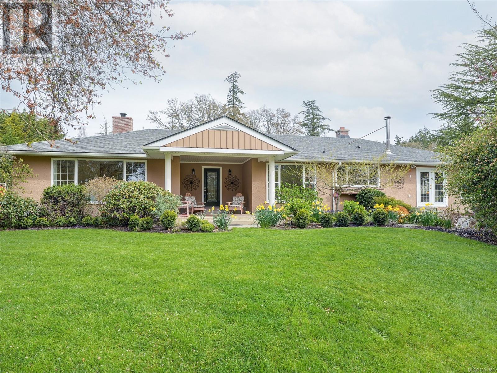 930 Downey Rd