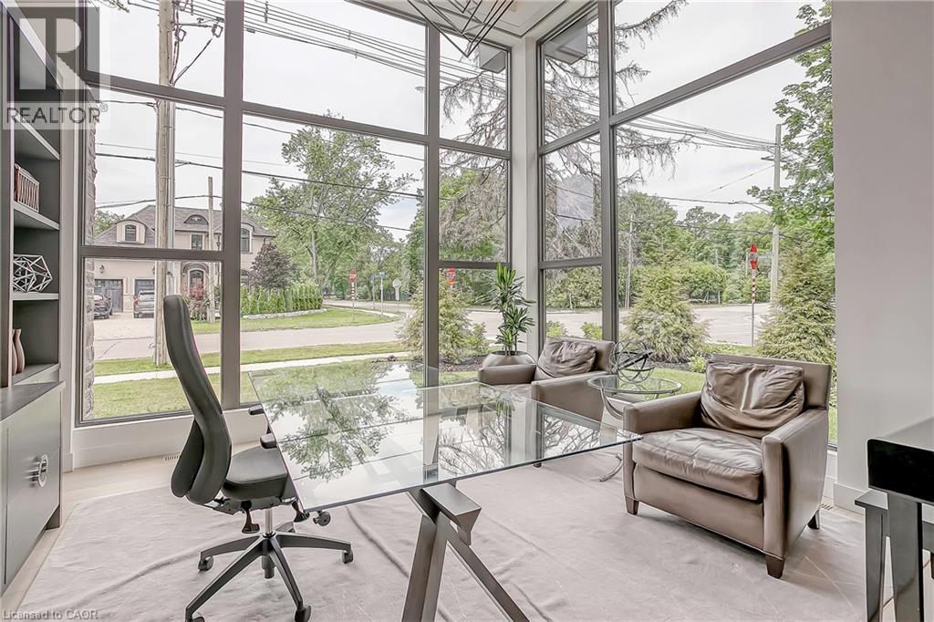 421 CHARTWELL Road