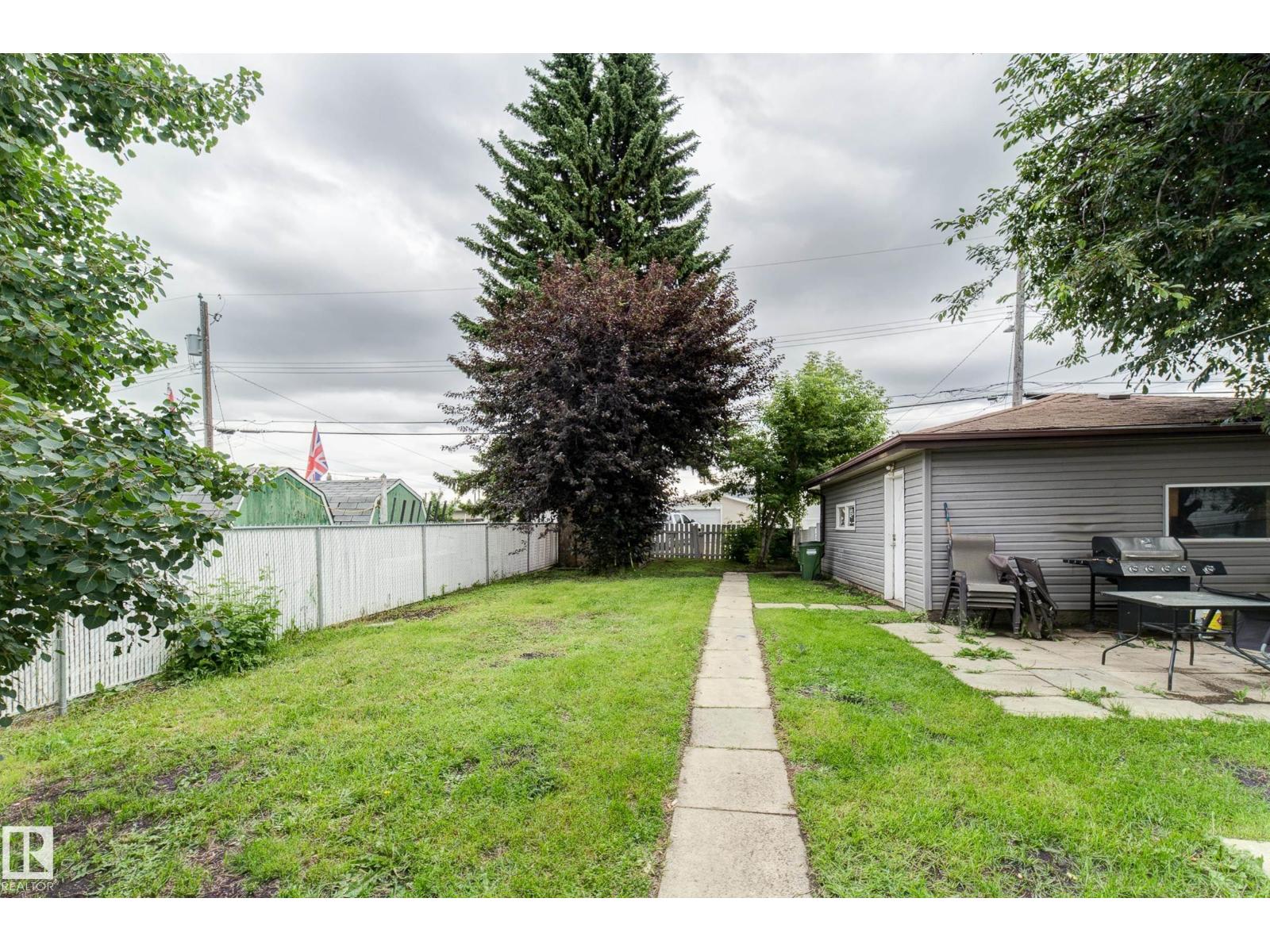 13211 77 ST NW