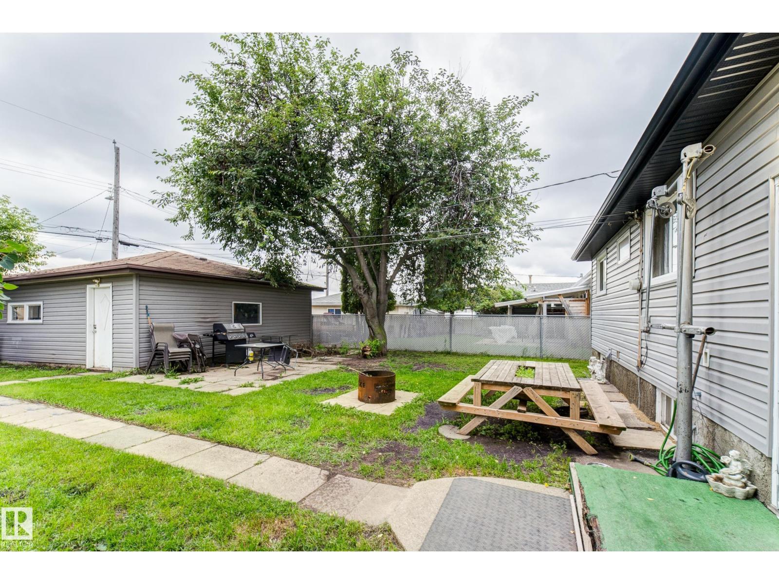 13211 77 ST NW