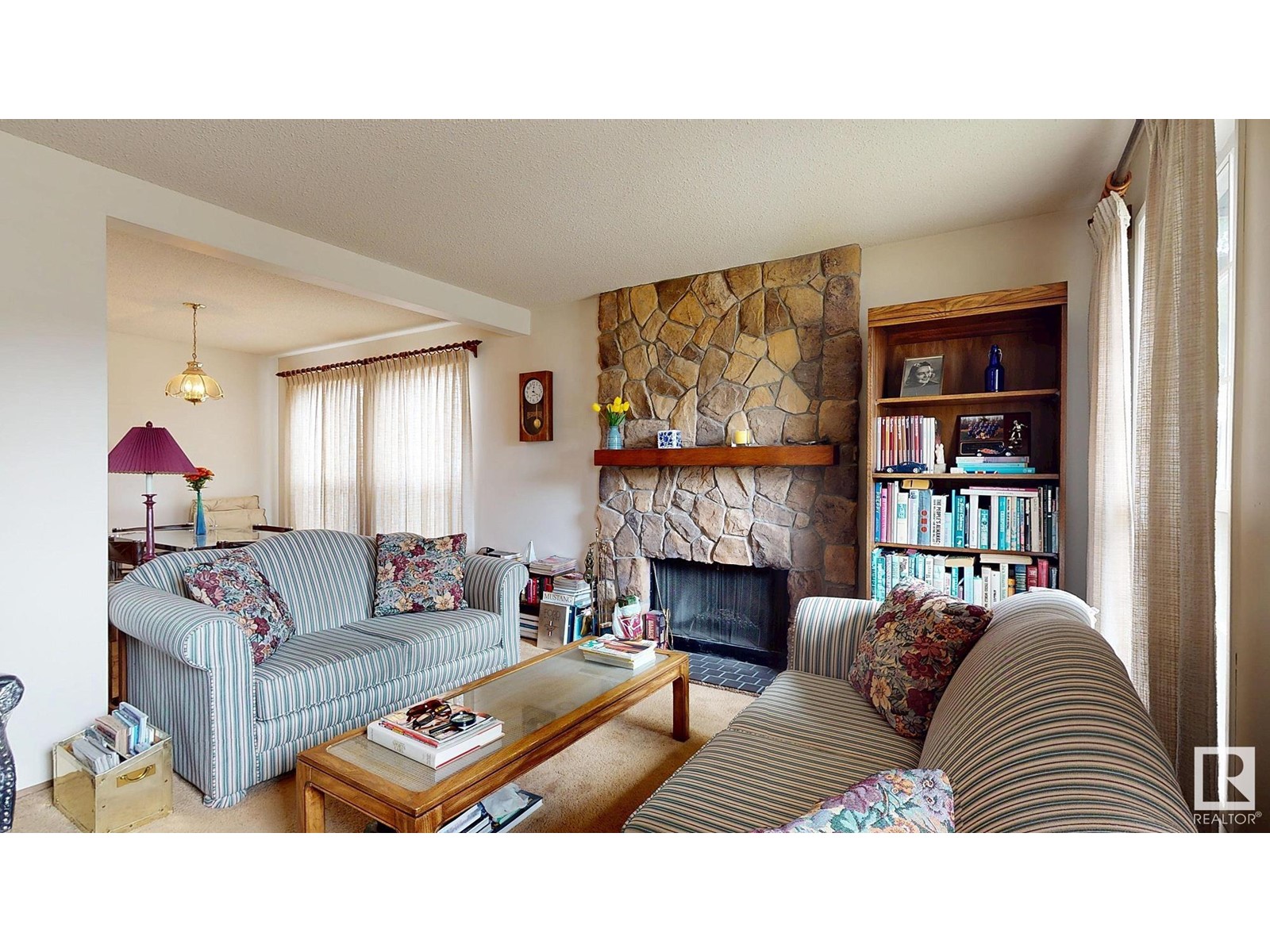18504 71 AV NW