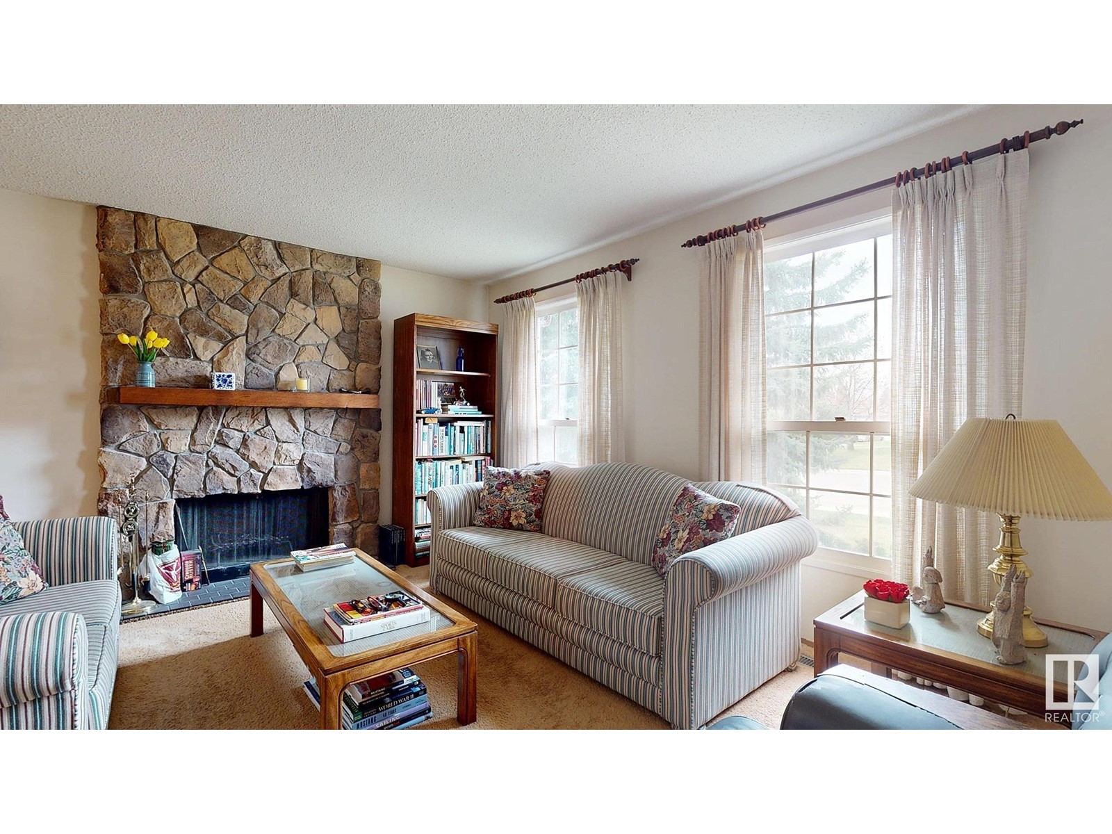 18504 71 AV NW