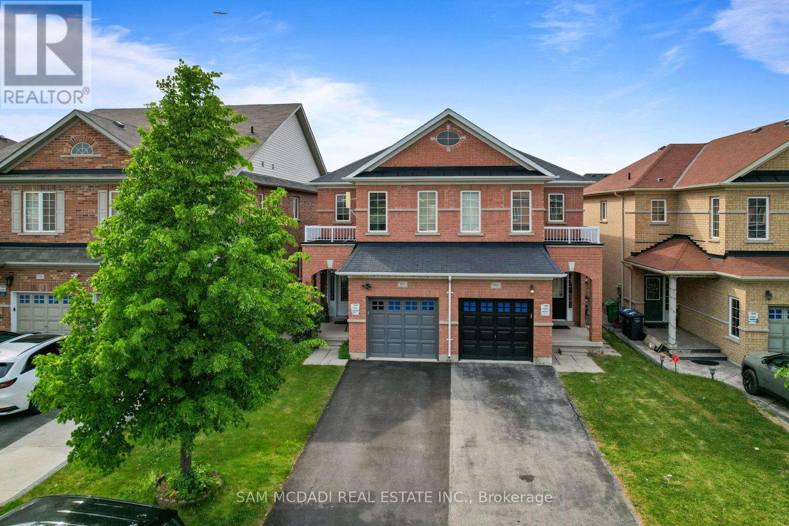 Photo 1 of 30 — 891 OASIS DRIVE, Mississauga (East Credit), ON L5V0C7