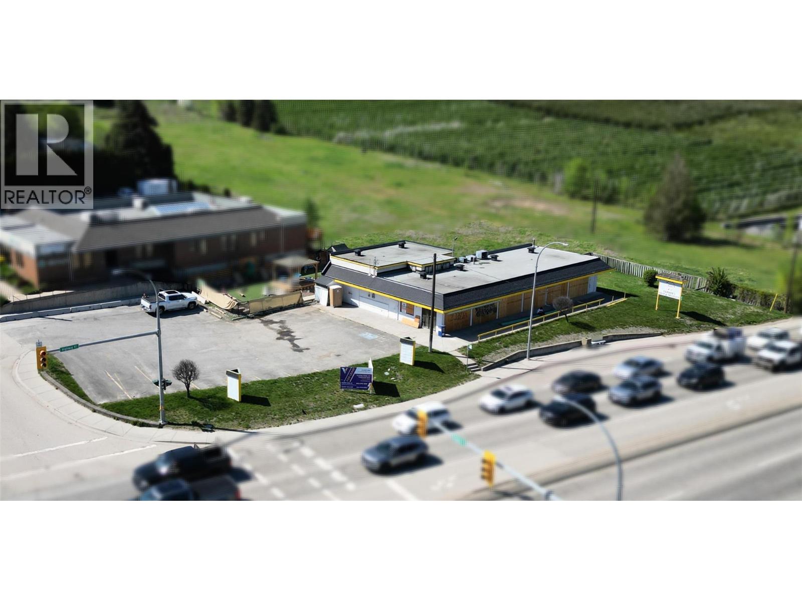 9918 Highway 97 Highway