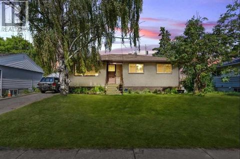 479 Northmount Drive NW Calgary AB T2k3J1