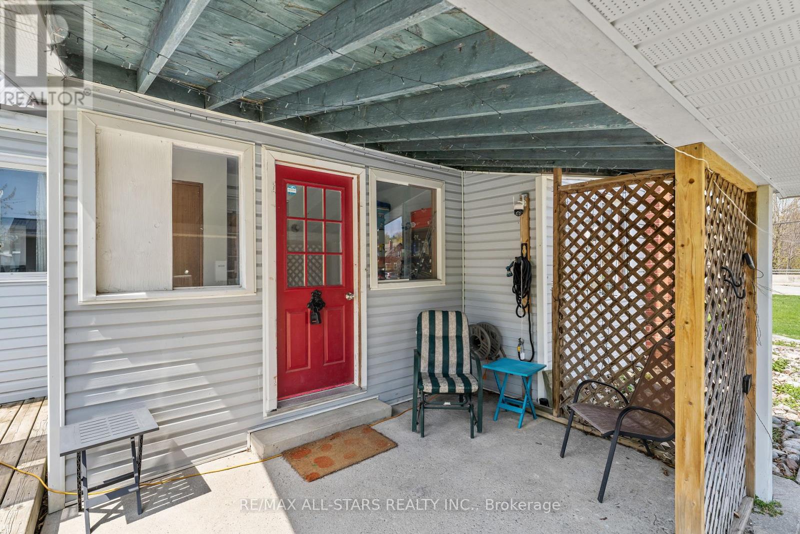 39 FRANCIS STREET W