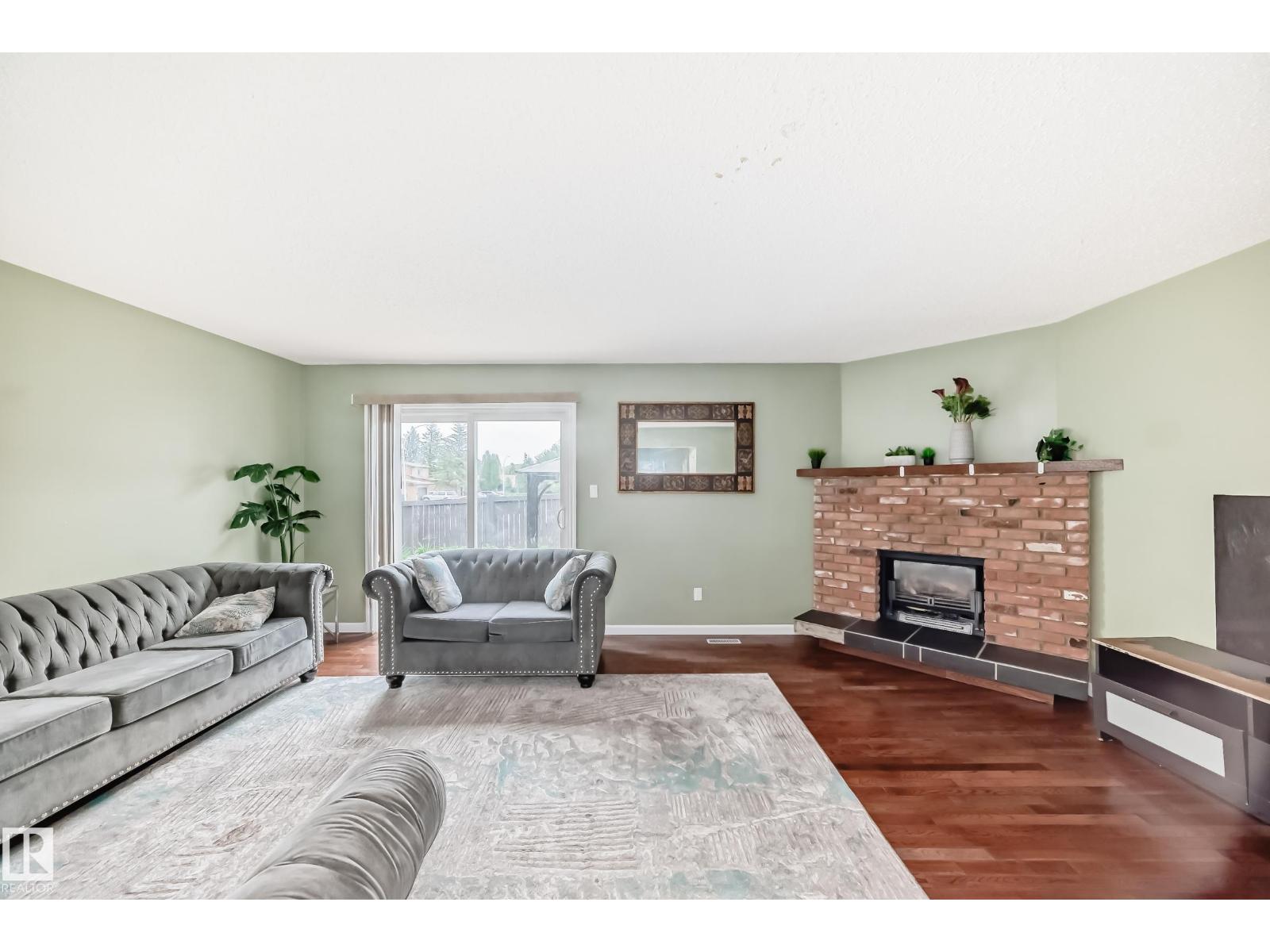13621 28 ST NW