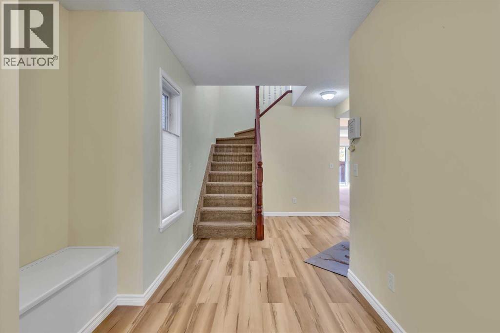 140 Valley Ridge Heights NW