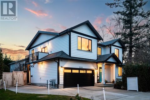 1509 San Juan Ave Saanich BC V8N2L4