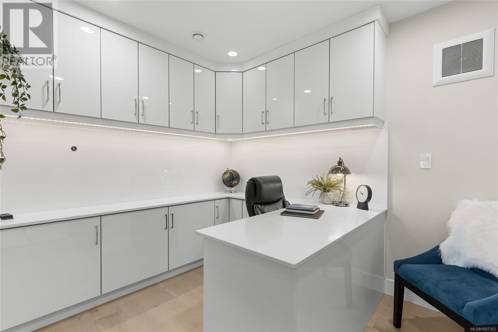 4238 Hayden Crt
