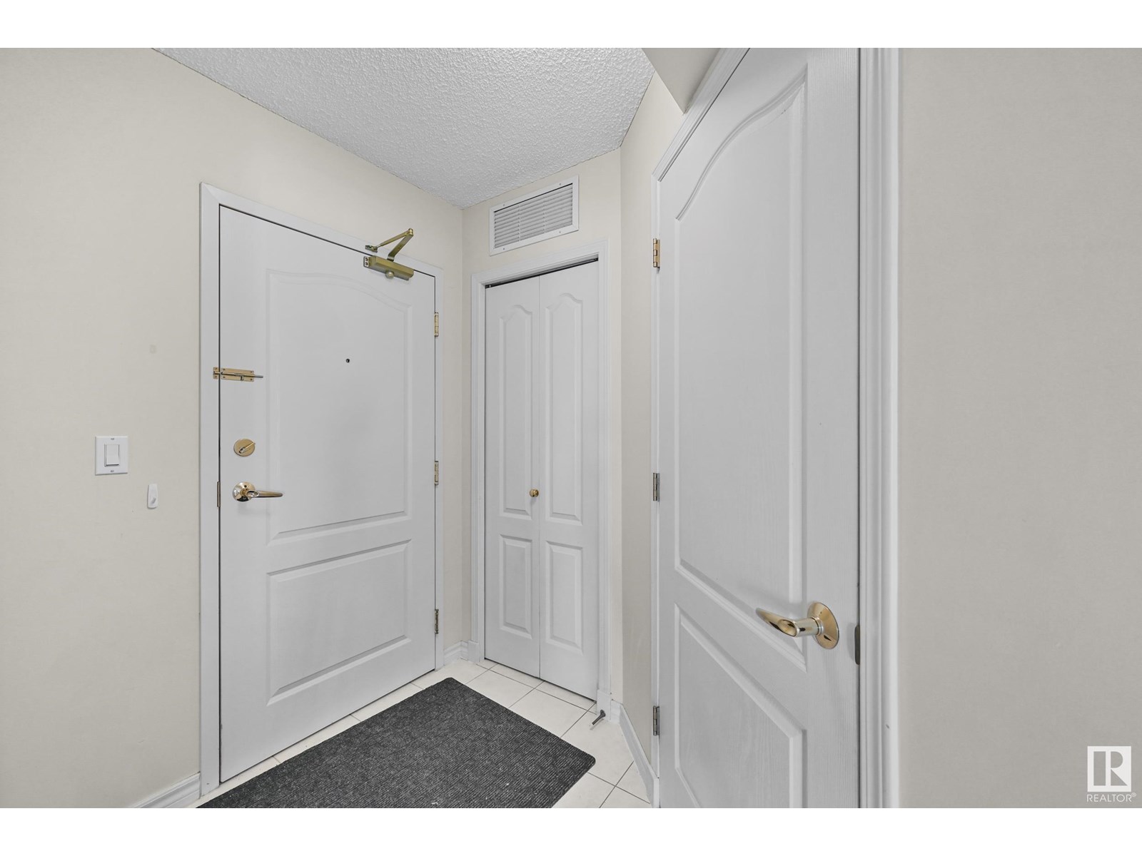 #508 10909 103 AV NW