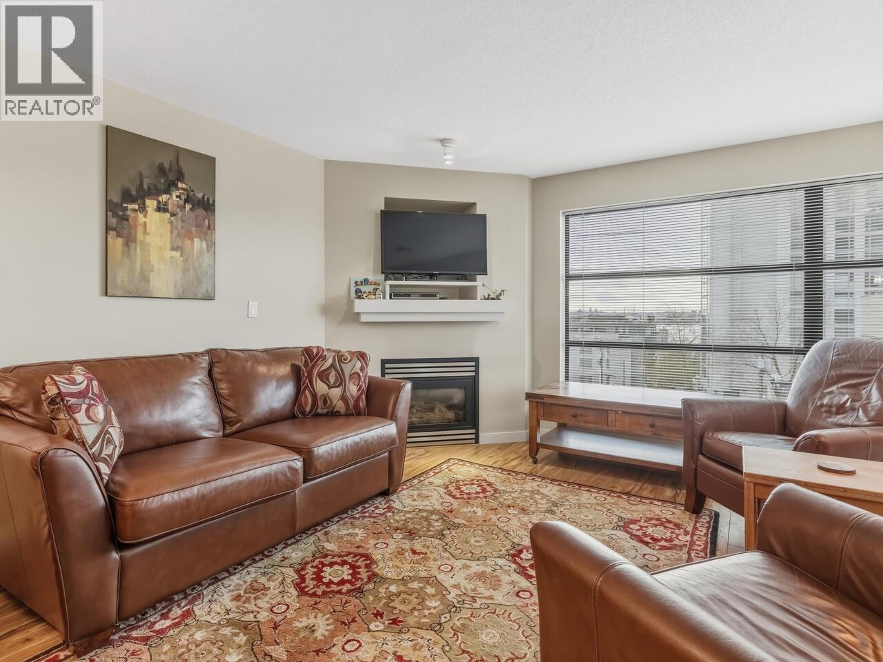 402 124 W 3RD STREET