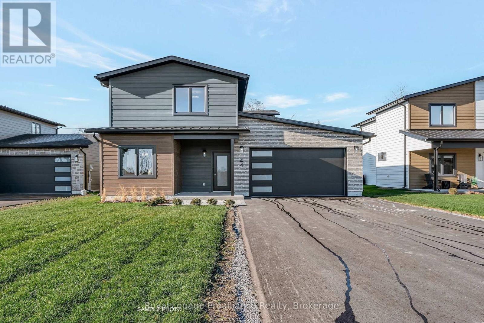 32 FRASER DRIVE