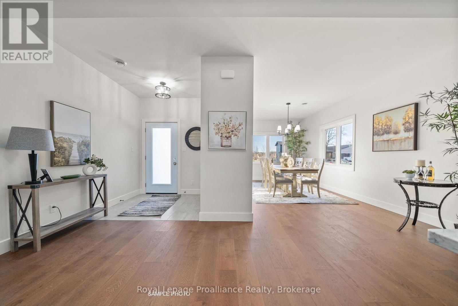 32 FRASER DRIVE