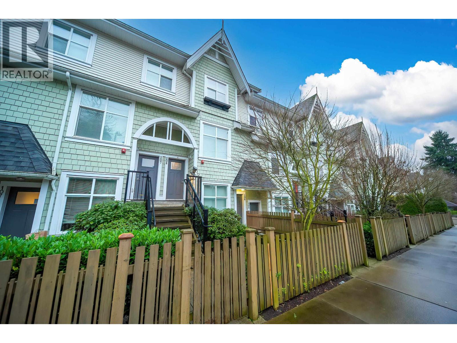 206 7250 18TH AVENUE