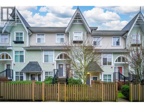 206 7250 18TH AVENUE Burnaby BC V3N1H3