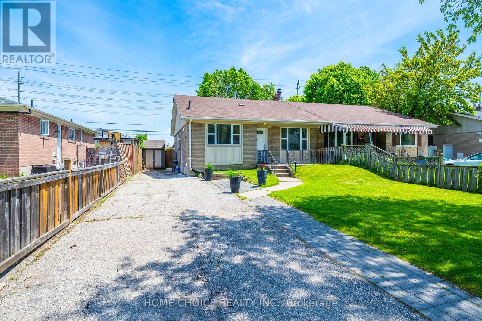 11 THORNCROFT CRESCENT
