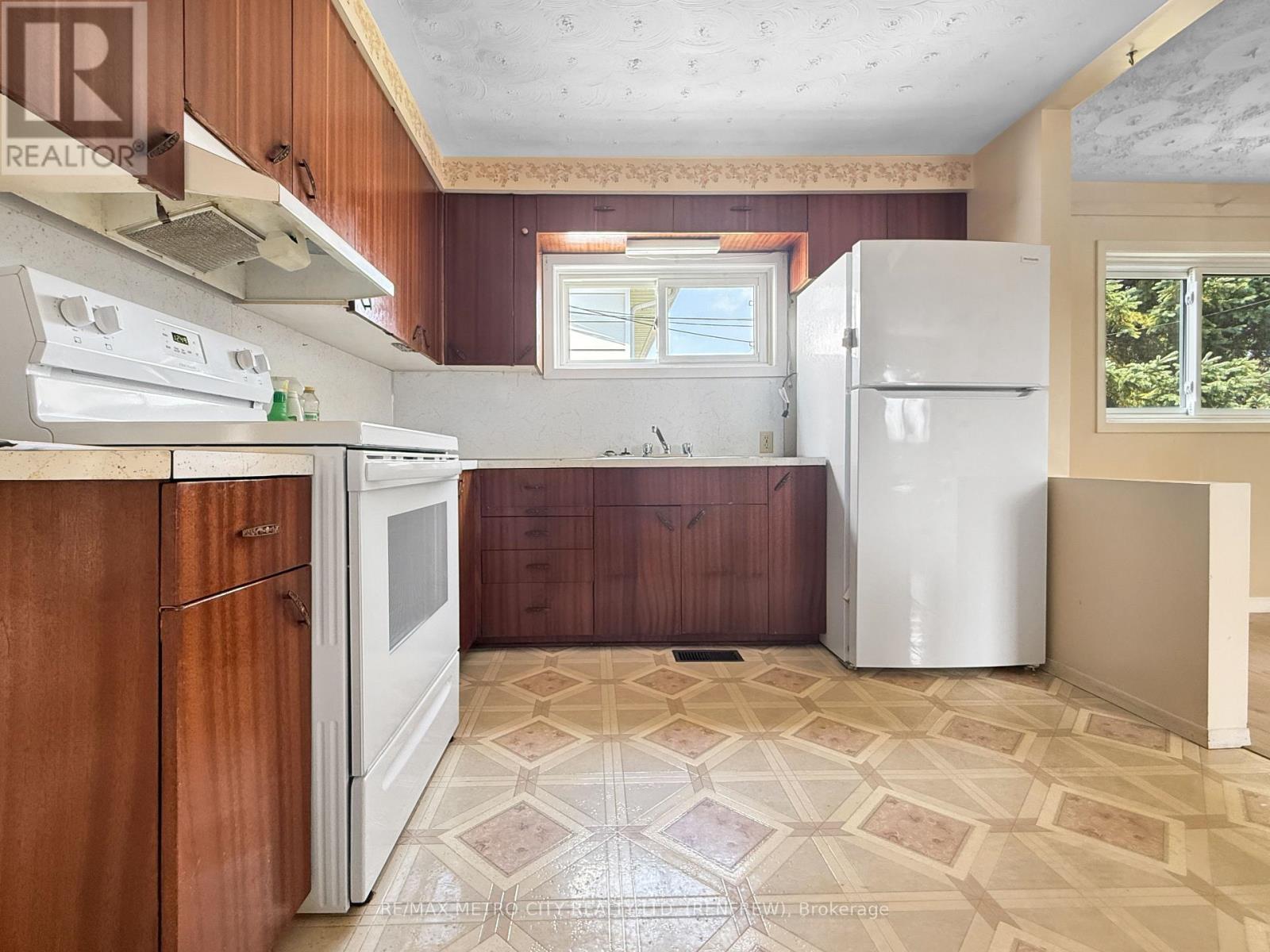 786 SEVENTH STREET