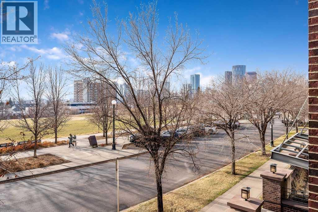 114, 930 Centre Avenue NE