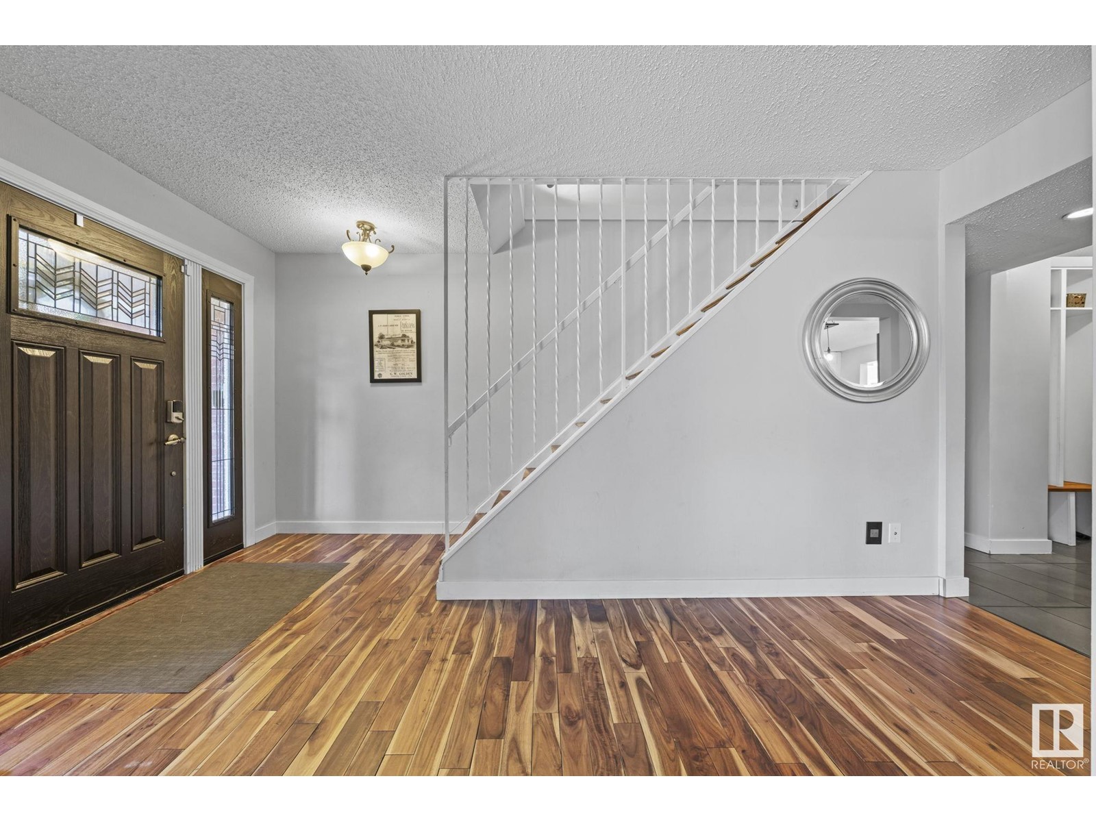 9015 140 ST NW