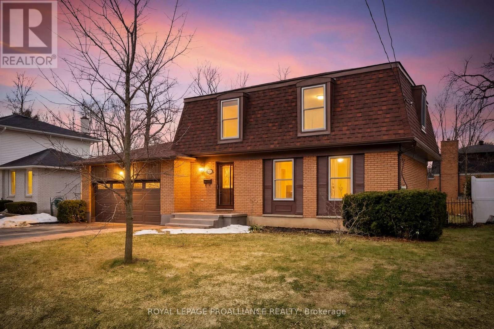 14 FOREST HILL CRESCENT