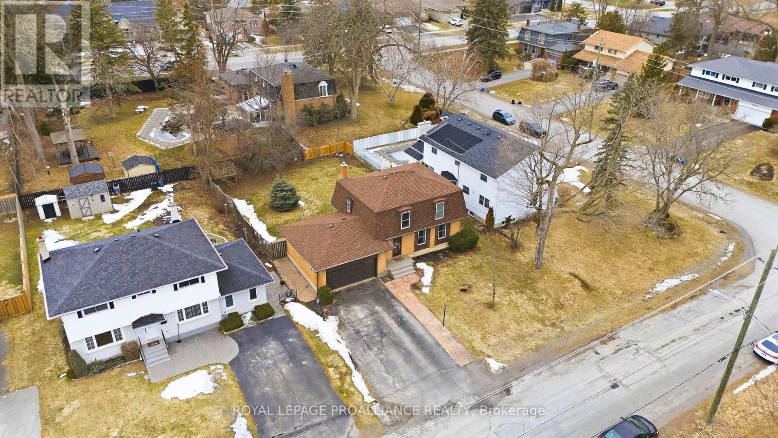 14 FOREST HILL CRESCENT