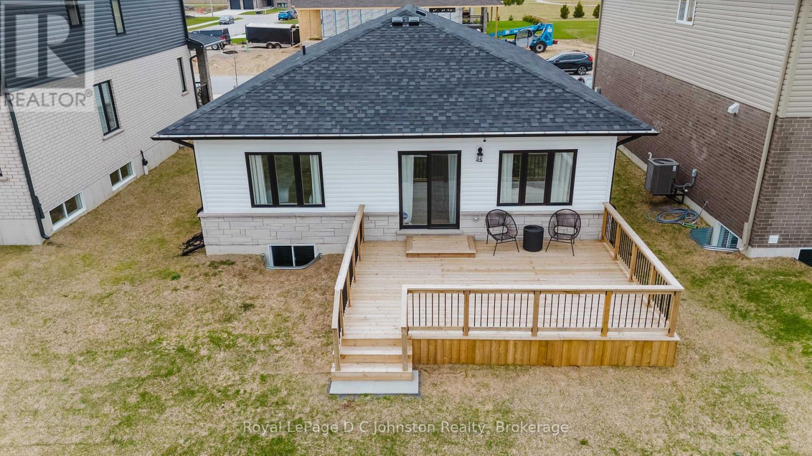 285 MARY ROSE AVENUE