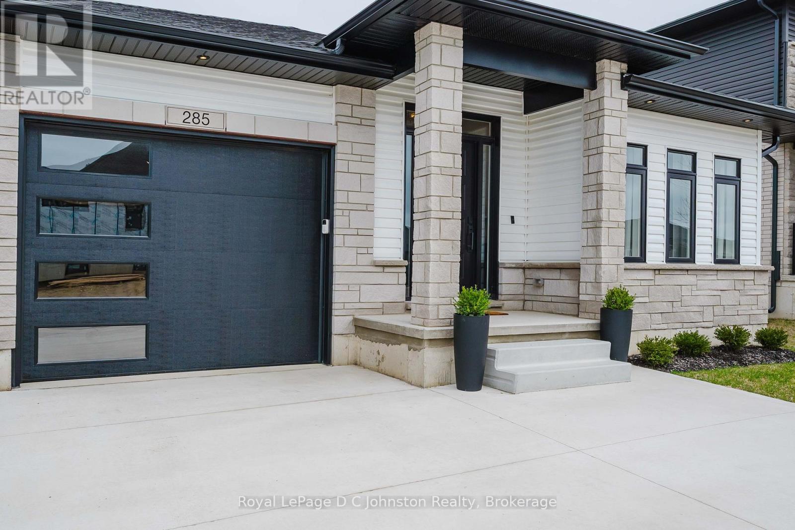 285 MARY ROSE AVENUE