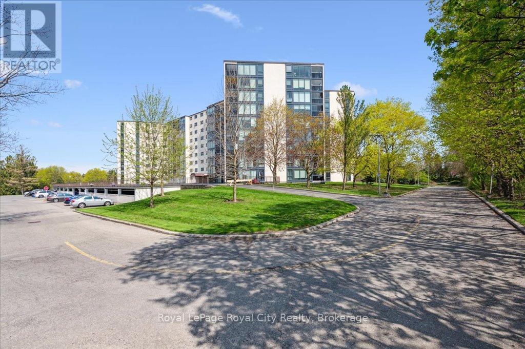 311 - 19 WOODLAWN ROAD E
