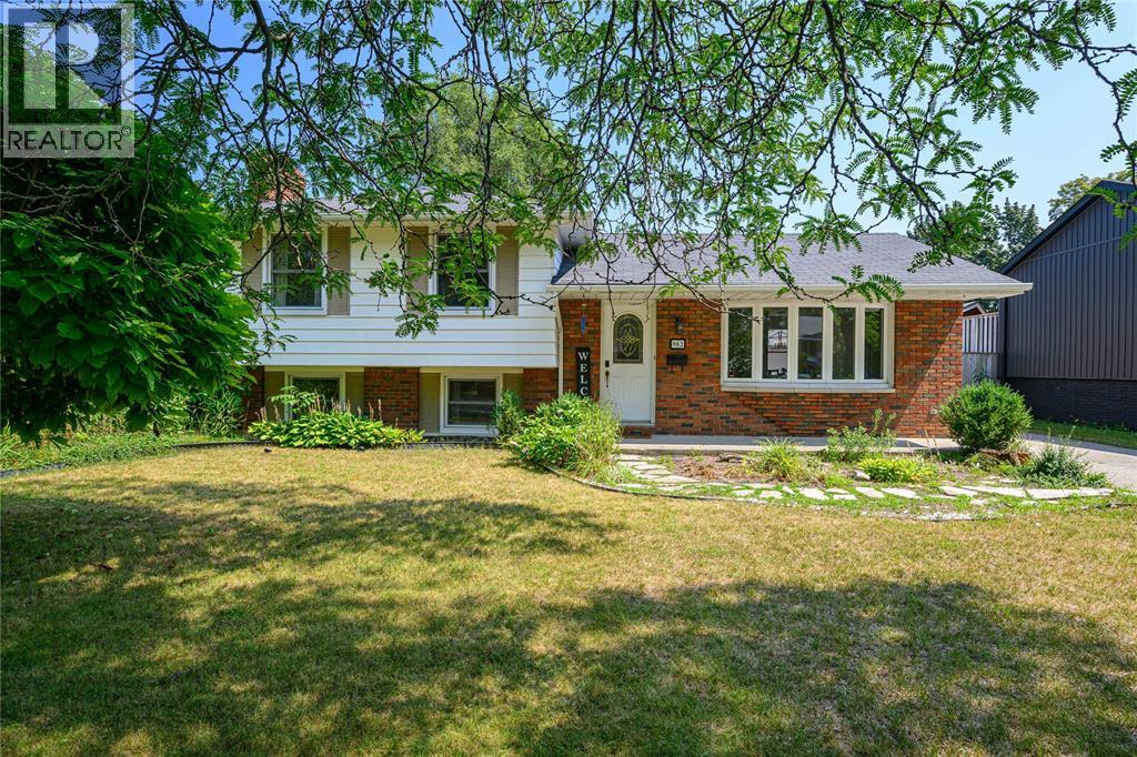 962 LYNDALE CRESCENT