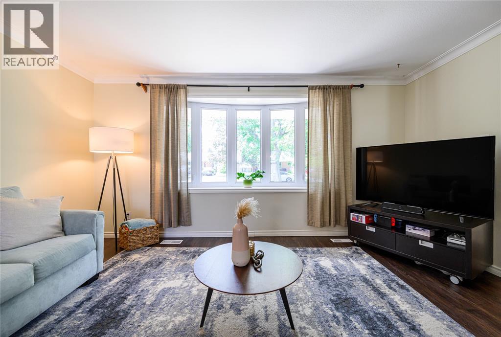 962 LYNDALE CRESCENT