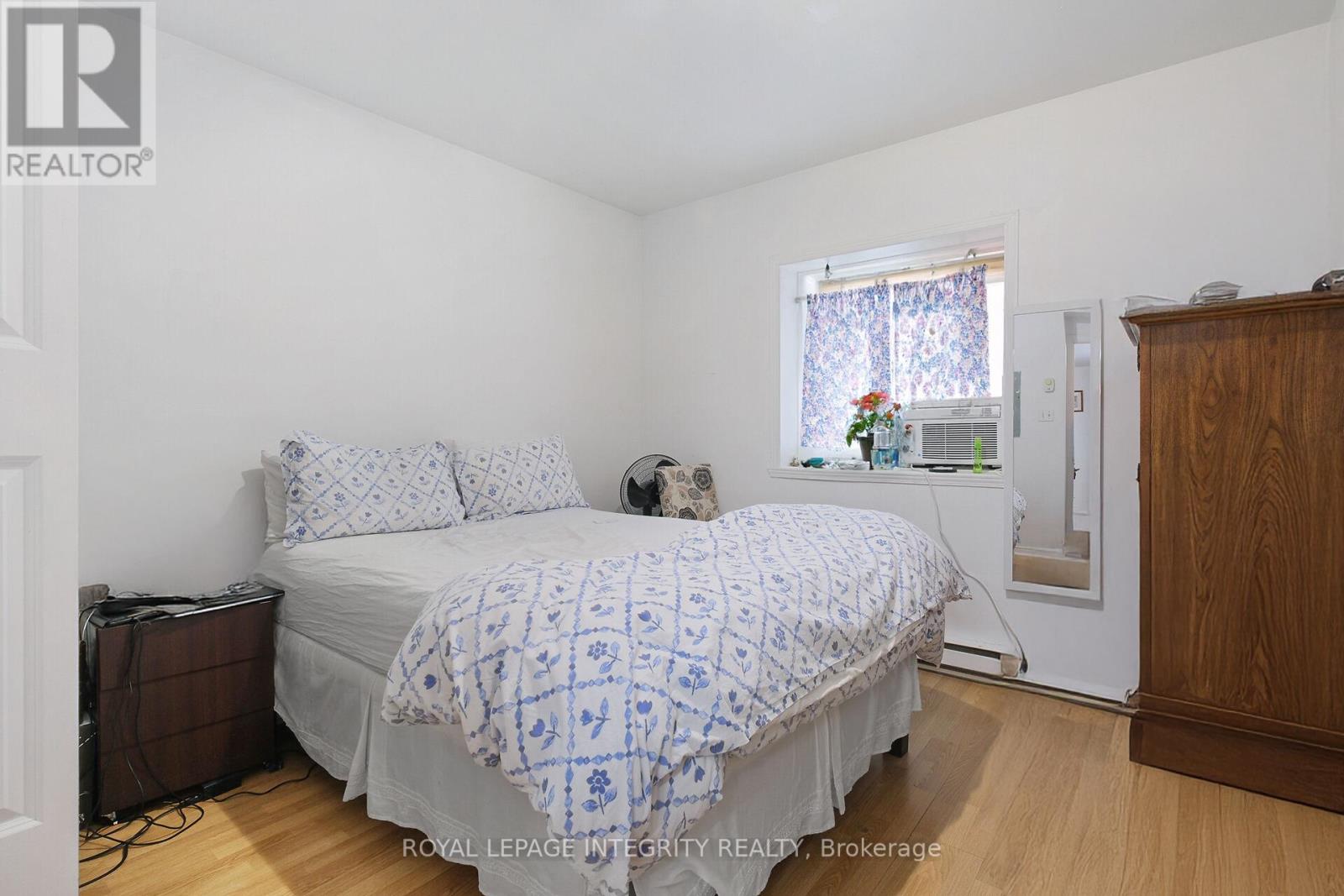 6 - 202 ROCHESTER STREET