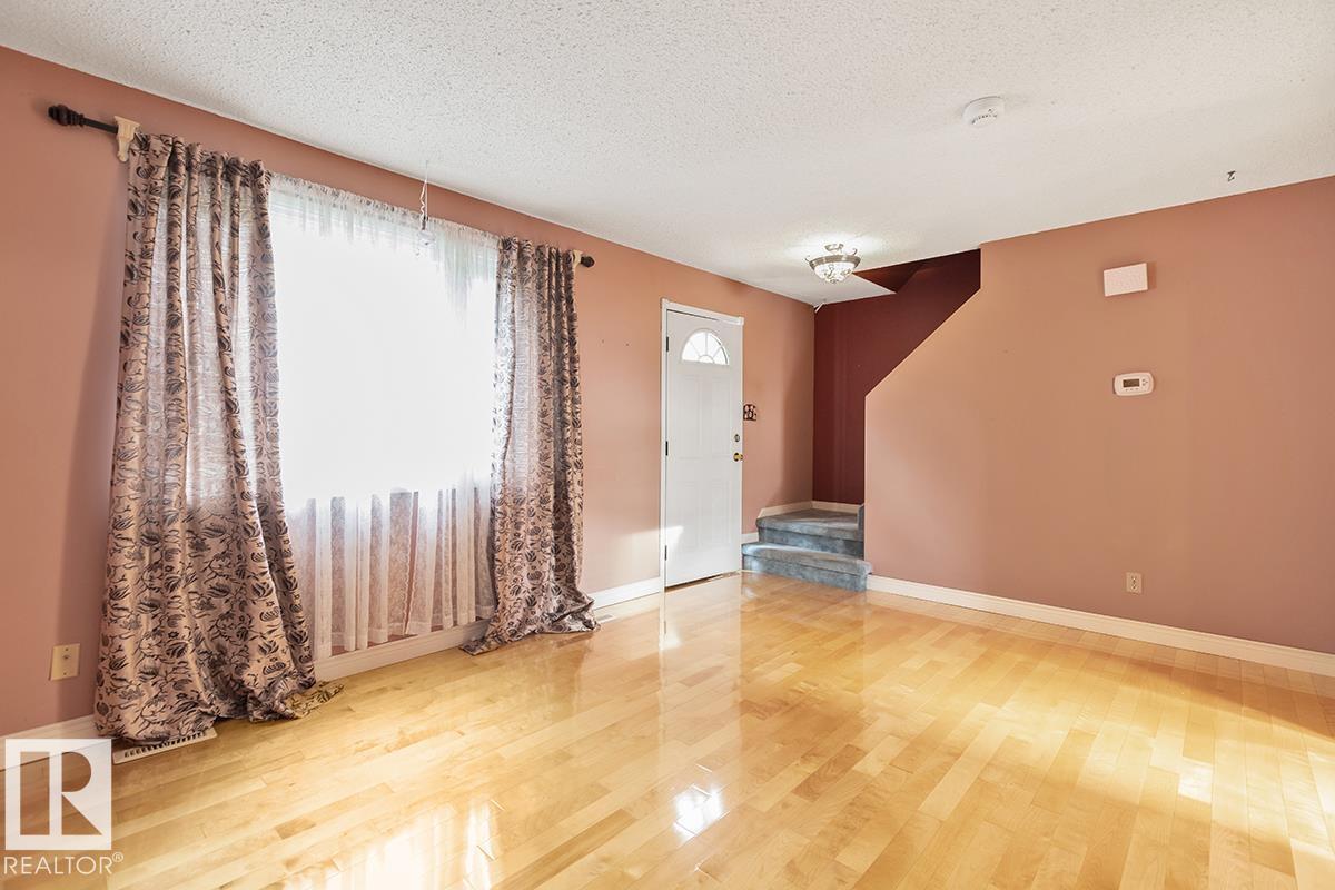32 HABITAT CR NW