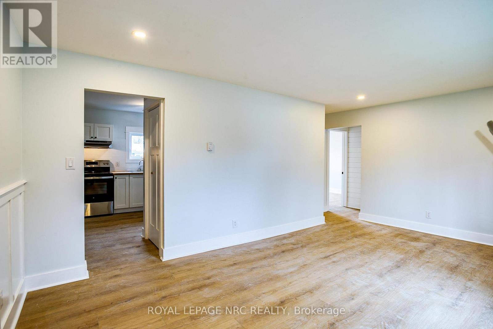 6 - 316 ELMWOOD AVENUE