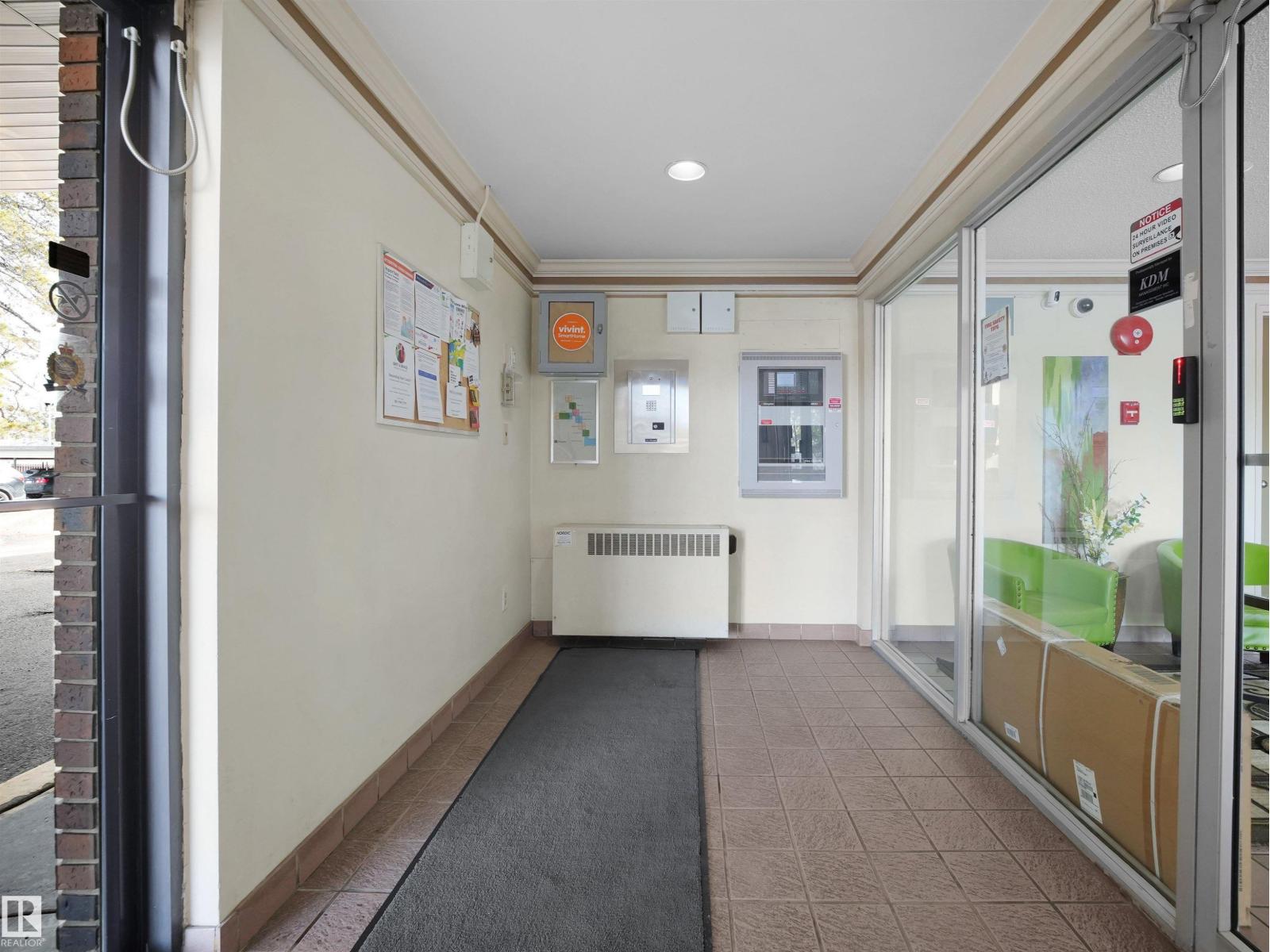 #428 4404 122 ST NW